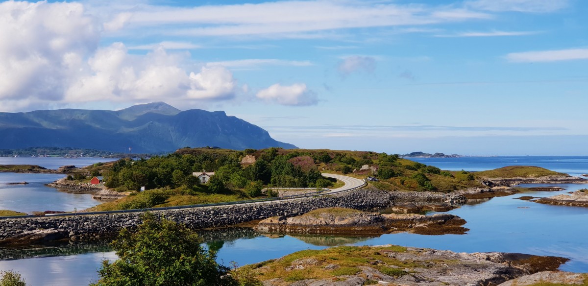 Utsikt fra Geitøya på Atlanterhavsveien